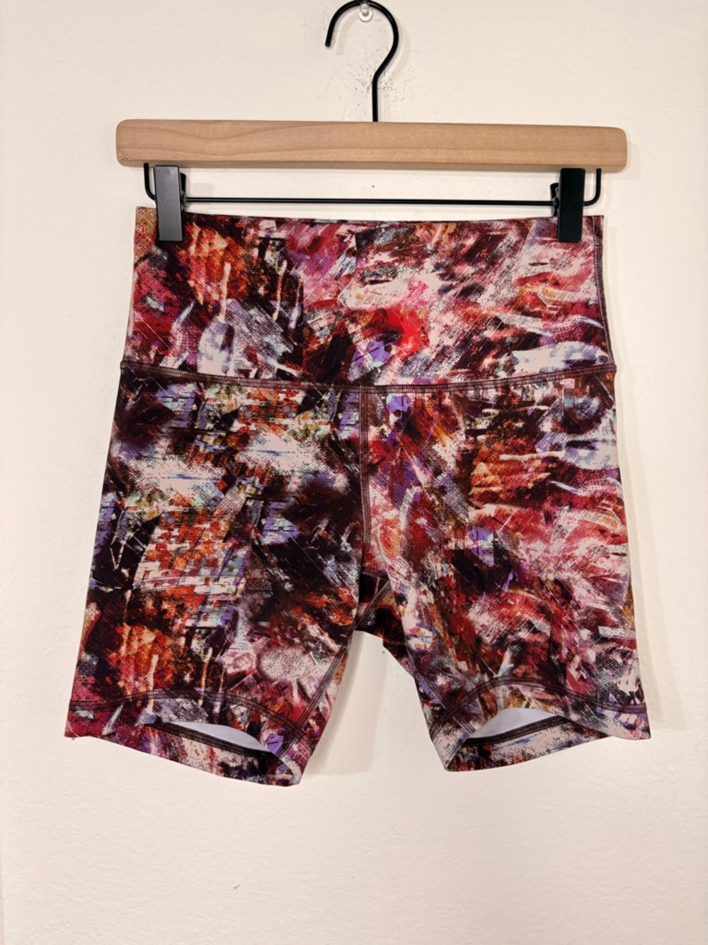 Lululemon Wunder Train High-Rise 6" Bike shorts in Urbantricity Multi print Sz 8 - Picture 3 of 14